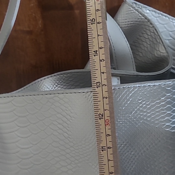 Silver Snakeskin Tote - Picture 8 of 9